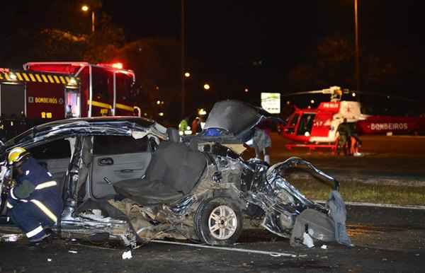 Segundo informações de testemunhas, a vítima morreu na hora e outros quatro pessoas foram encaminhadas para o hospital