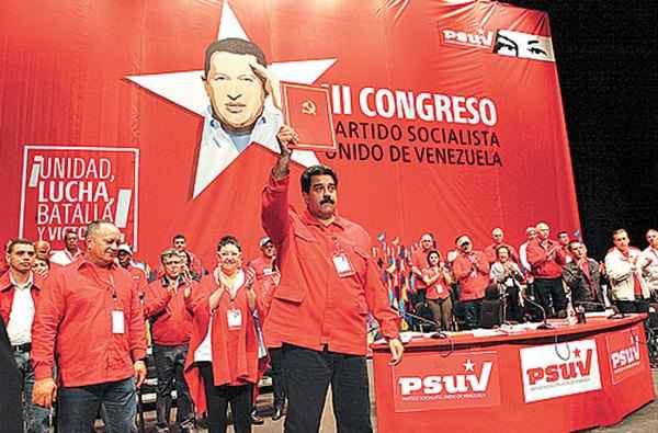 Maduro no congresso do partido chavista: sem o comandante bolivariano no leme, governo dá sinais de desorientação e responde ao descontentamento com medidas de força