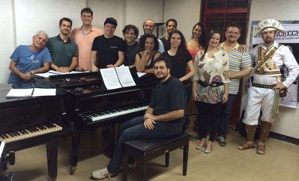 Grupo ensaia para a ópera Gianni Schicchi