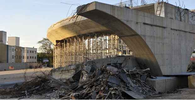 Moradores que moram próximo ao viaduto serão retirados de casa no sábado e levados para hotel