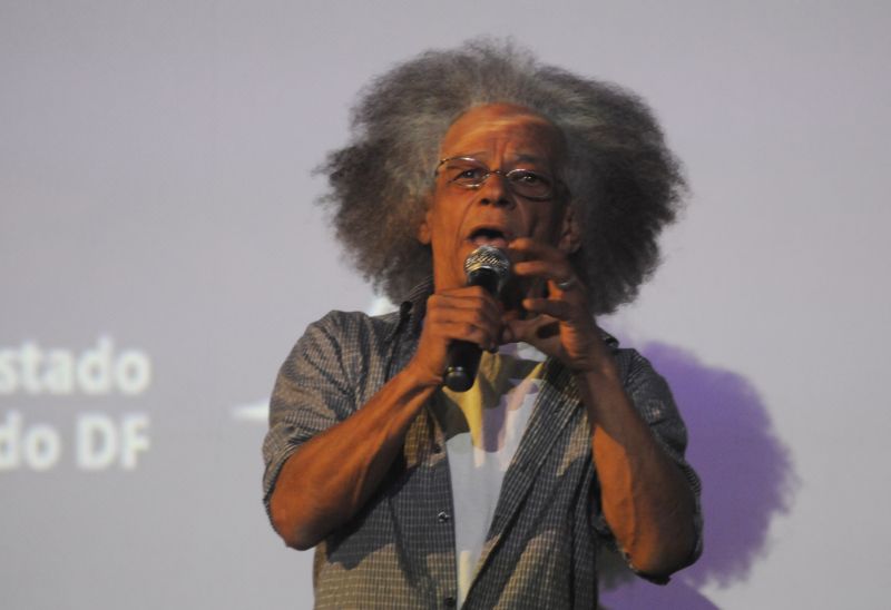 Renato Matos no palco do Cine Brasília