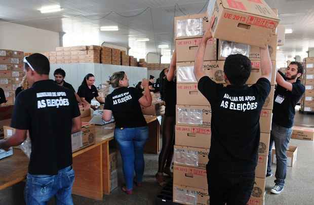 As urnas serão distribuídas em 4.780 seções eleitorais e, até o domingo de eleição, a segurança dos equipamentos será feita pela Polícia Militar