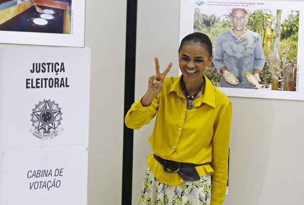 Marina Silva votou no Acre na manhã deste domingo. A candidata viaja a São Paulo, onde acompanhará a apuração dos votos