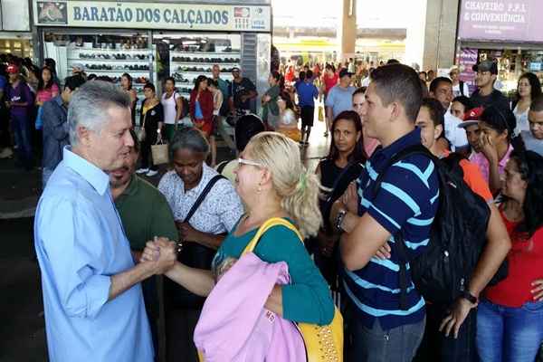 Sem assessores, Rollemberg aproveitou o passeio para agradecer os votos recebidos no primeiro turno