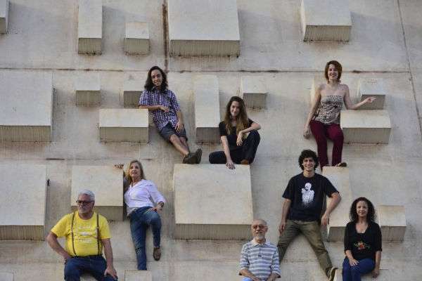 Atores da velha e da nova geração falam dos desafios de viver de teatro