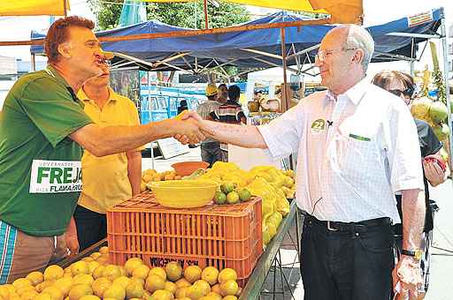 Na Feira do Bicalho, em Taguatinga Norte, Jofran Frejat ouviu as reivindicações dos comerciantes: faltam banheiros e estrutura básica