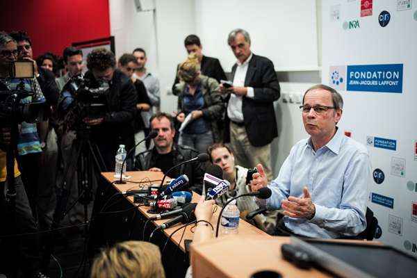 Economista francês Jean Tirole fala durante uma coletiva de imprensa na Escola de Economia de Toulouse