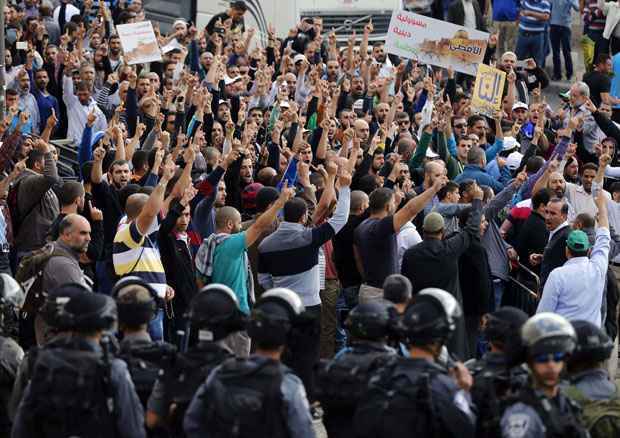 A polícia israelense anunciou, pela segunda vez em uma semana, que apenas os palestinos com mais de 50 anos seriam autorizados a entrar no local