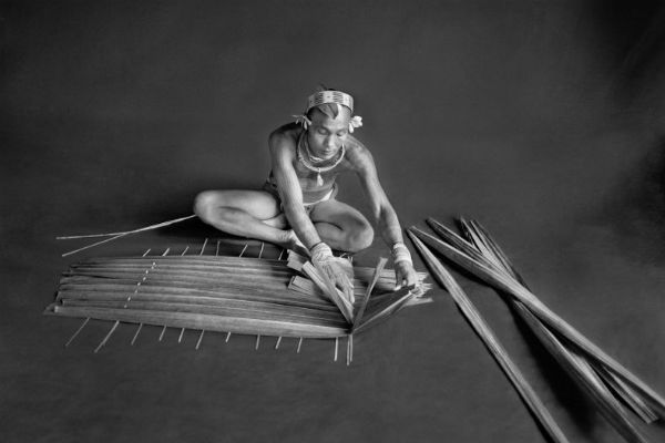 Foto de Sebastião Salgado na exposição Gênesis