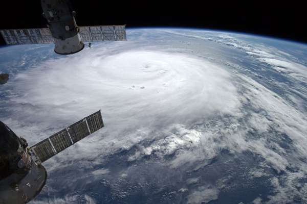 Furacão Gonzalo em foto da Estação Espacial Internacional