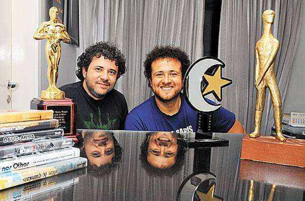 Sergio Lacerda e Johil Carvalho, da Muviola, tentam transformar a produção de cinema local em negócio lucrativo