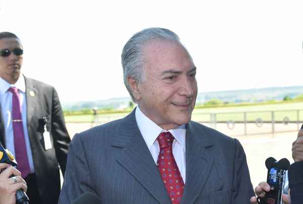 O vice-presidente foi até o Palácio da Alvorada para uma reunião com a presidente