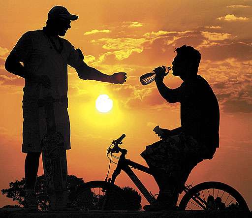 Fim de tarde e bicicletas na Praça do Cruzeiro