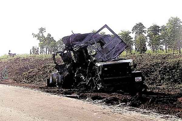 Laudo indica que carreta que colidiu com um ônibus na semana passada e matou 13 pessoas estava na contramão