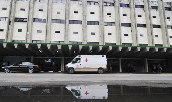 Pacientes e acompanhantes da ala de pediatria, no 7° andar do hospital, reclamaram da insegurança