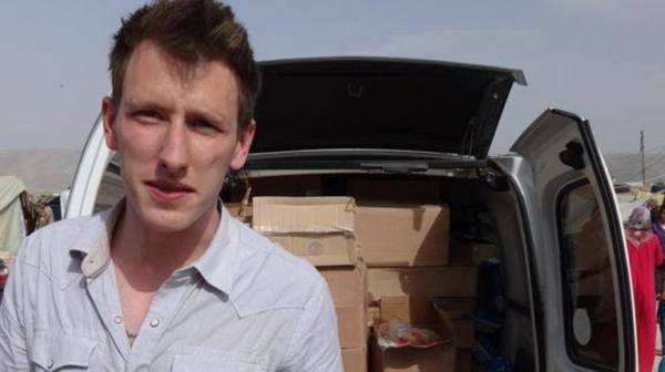 O Estado Islâmico divulgou no domingo um vídeo que mostra a execução do refém americano Peter Kassig