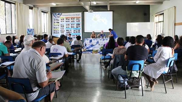 Os participantes discutirão propostas de lei para regulamentar a prática pesqueira, especialmente a de baixa escala de produção