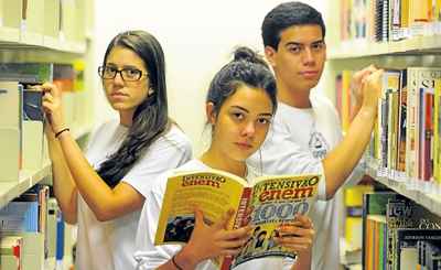 AnaCarolina, Carolina Vianna e Felipe não ficaramtranquiloscomo anúncio do Inep de que não anulará o examedeste ano. Elesachaminjusto alguémter vantagemsobre os outros candidatos