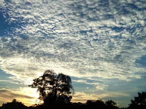 Inmet prevê tempo parcialmente nublado com chuvas isoladas nesta quinta