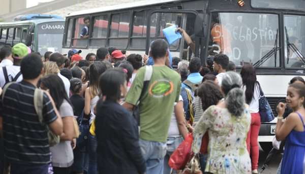 O diretor do Transporte Urbano do Distrito Federal (DFTrans), Jair Tedeschi, garantiu que o GDF conseguiu R$ 35 milhões para quitar parte da dívida com os empresários