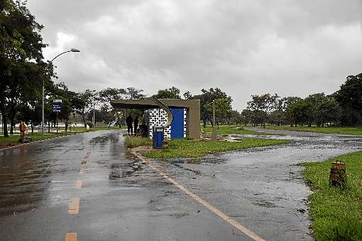 Pedestres, ciclistas, skatistas e patinadores dividem o mesmo espaço: risco