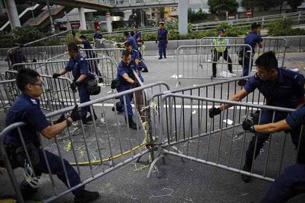 Na semana passada, a polícia desmantelou o principal acampamento dos manifestantes, no bairro de Admiralty