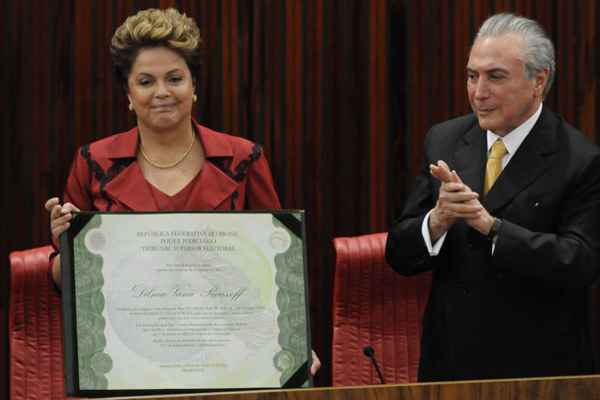 Dilma e Temer foram diplomados pelo TSE na noite desta quinta-feira