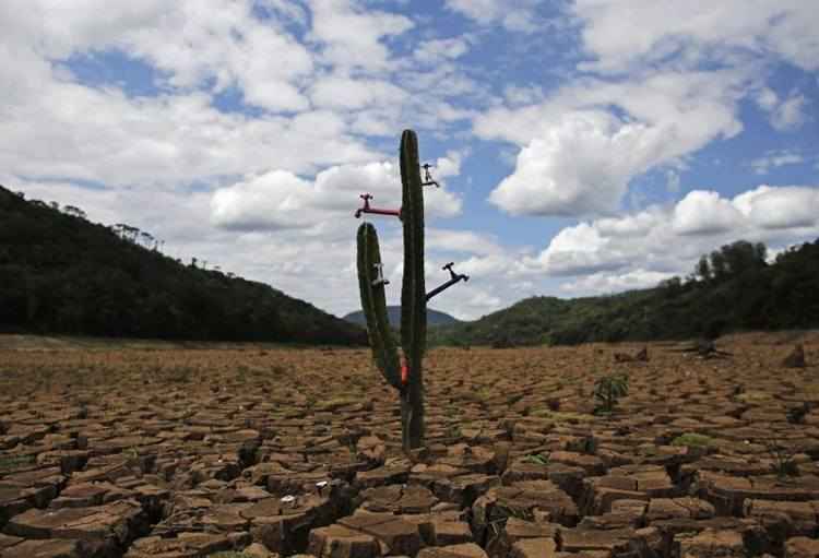 No dia 1º de dezembro de 2003, o Cantareira registrava 1,6% da capacidade em volume útil