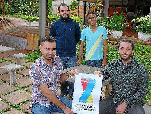 Os alunos Victor, Geovane, Tasso e Eduardo criaram um projeto de gráfica de impressão 3D. Conteúdo estudado foi novidade