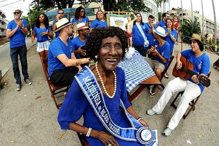 A porta-bandeira número 1 da escola de samba precisou ser internada na última semana, com desidratação