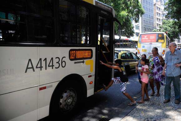 Os cariocas pagam, desde 3 de janeiro, 13,3% a mais no preço das passagens dos ônibus municipais, o que elevou o preço do bilhete de R$ 3 para R$ 3,40 Tomaz