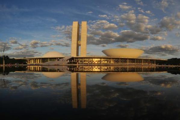 Do final de dezembro até hoje, tomaram posse para um mandato de 30 dias exatamente 30 suplentes de deputados