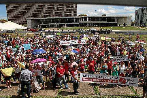 Cerca de 250 manifestantes estiveram na praça em frente ao Buriti e foram recebidos pelo governo, mas saíram sem esperança