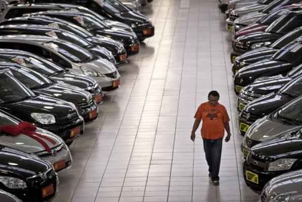 A indústria automobilística exportou, em 2014, 334.501