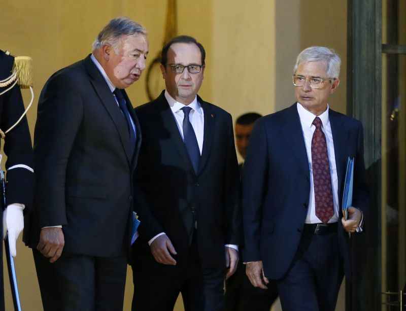 Hollande com o presidente do senado francês Gerard Larcher e da assembleia nacional Claude Bartolone