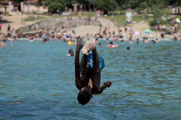 Muitos dos visitantes estão em férias escolares