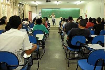 Concurseiros em sala de aula: com a nova lei, todos os aprovados em uma seleção têm chance de ser nomeados