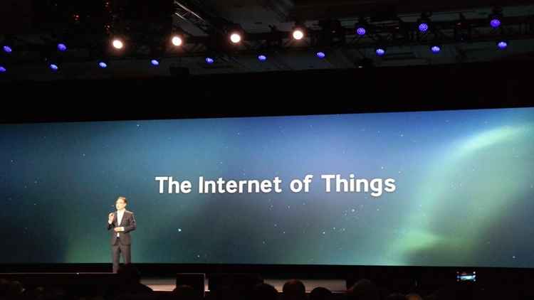 BK Yoon, CEO da Samsung, durante palestra na CES 2015