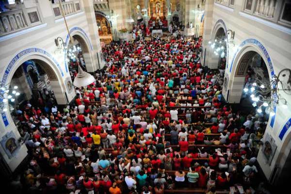 Uma multidão de fiéis lotou a Igreja de São Sebastião dos Capuchinos, na Tijuca. A celebração foi a primeira, desde que o templo foi declarado santuário