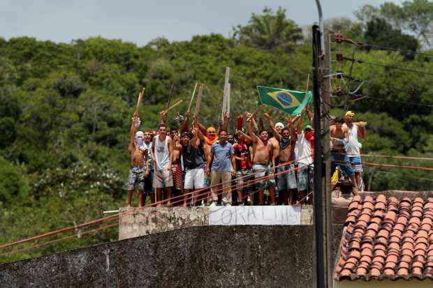 O novo protesto no Complexo do Curado, antigo Aníbal Bruno, começou por volta das 9h30, horas após o princípio de rebelião dessa segunda-feira ser controlado