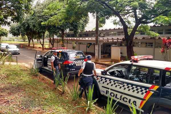 Sem a presença de um vigilante, farmácia pública na 605 Sul  é assaltada 