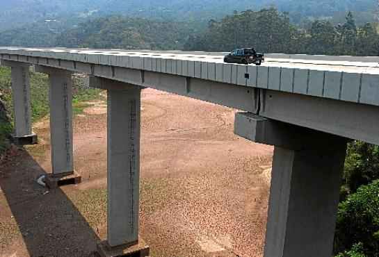 Ponte sobre um dos reservatórios do sistema Cantareira: Primeiro alerta a respeito de um possível racionamento em SP foi há 15 anos