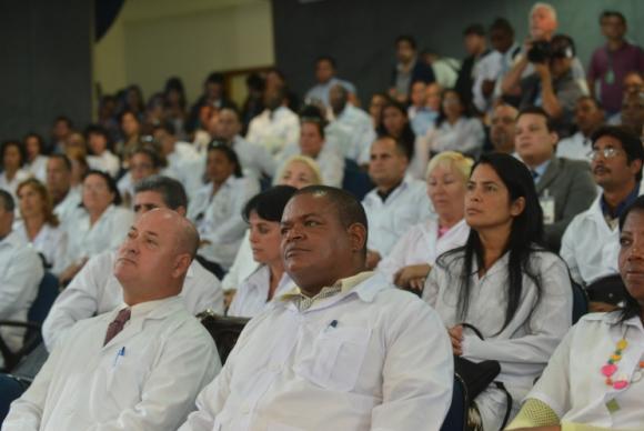 Os médicos com registro no Brasil poderão se inscrever até esta quinta-feira