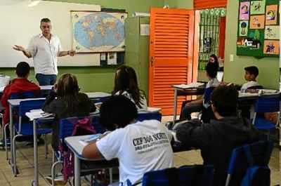 A contratação de 3,2 mil docentes custará R$ 24 milhões mensais