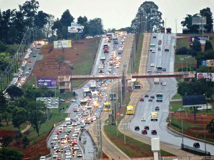 Trânsito congestionado na Epia