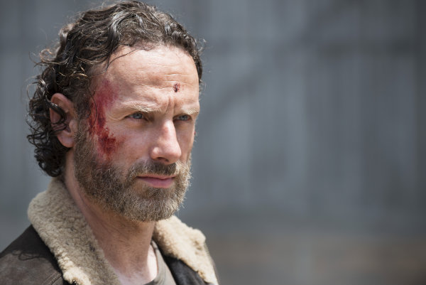 Rick Grimes encara o desafio de unir e motivar o grupo após mortes de conhecidos