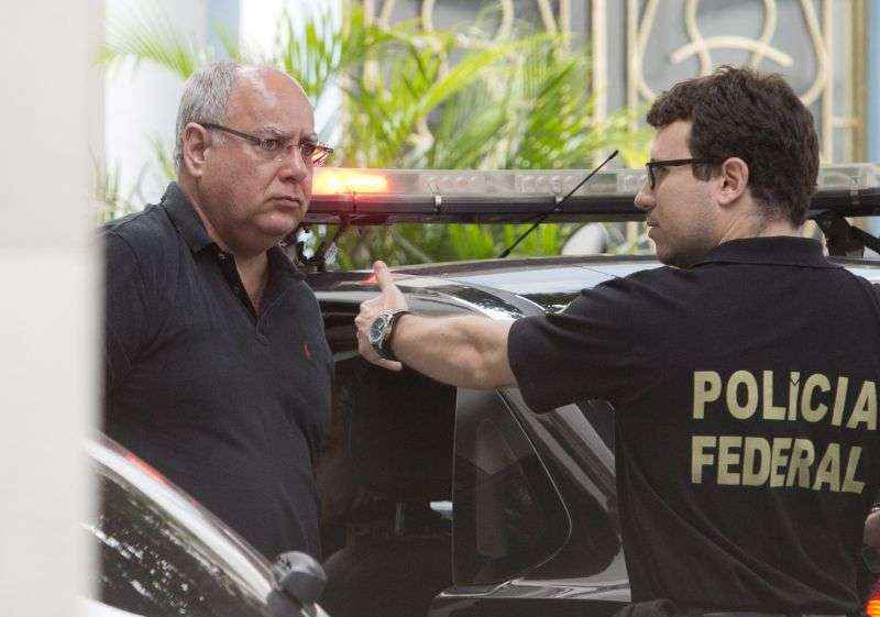 Renato Duque, ao ser preso pela Polícia Federal, no ano passado