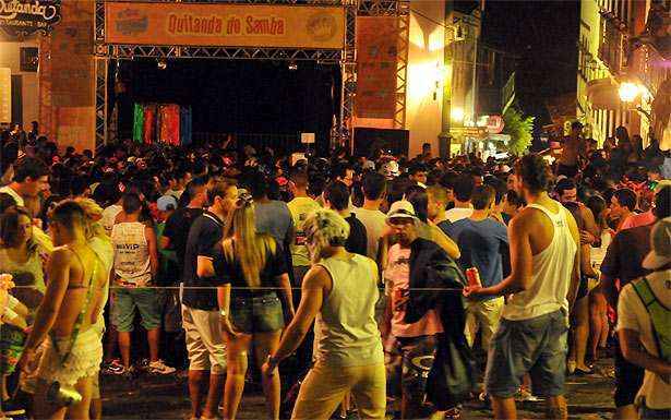 Foliões lotaram a Praça do Mercado onde um palco foi instalado para os shows