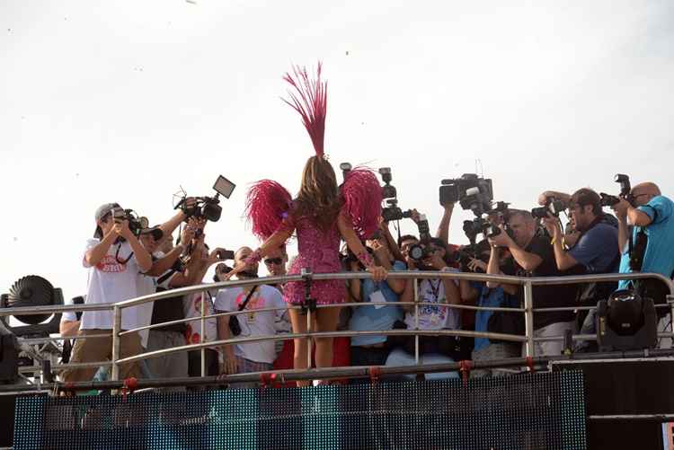 Fotógrafos registram show de Ivete Sangalo em Salvador