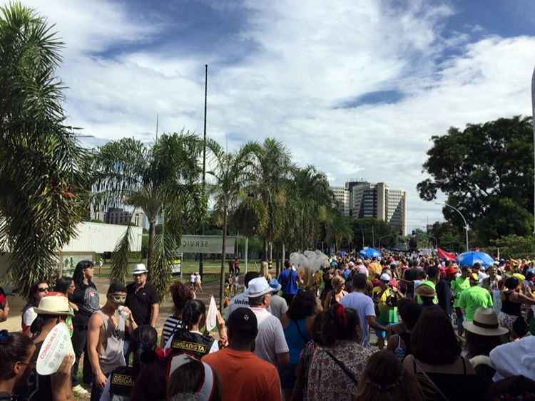 No último dia de carnaval, foliões poderão curtir os tradicionais Pacotão, Baratona e Raparigueiros, além de estreantes na programação de Brasília, como o Calango Careta, na Asa Norte